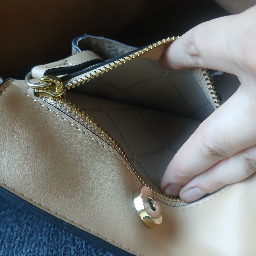 Steve Madden Beige Tote Bag - Picture 15 of 16